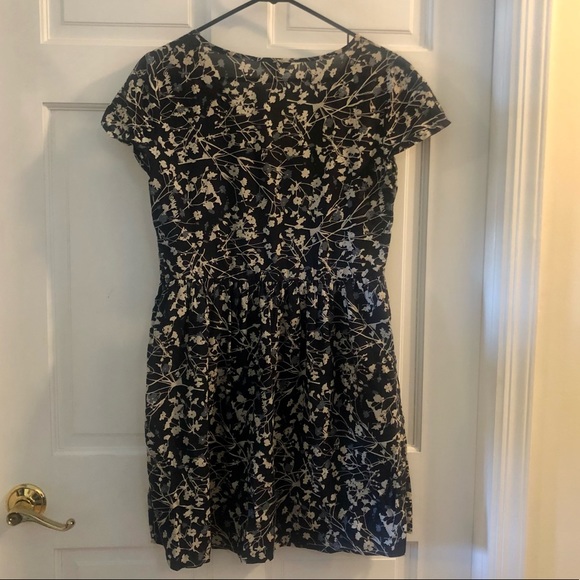 GAP Navy and white floral v-neck pleated dress with pockets Small - Picture 7 of 8